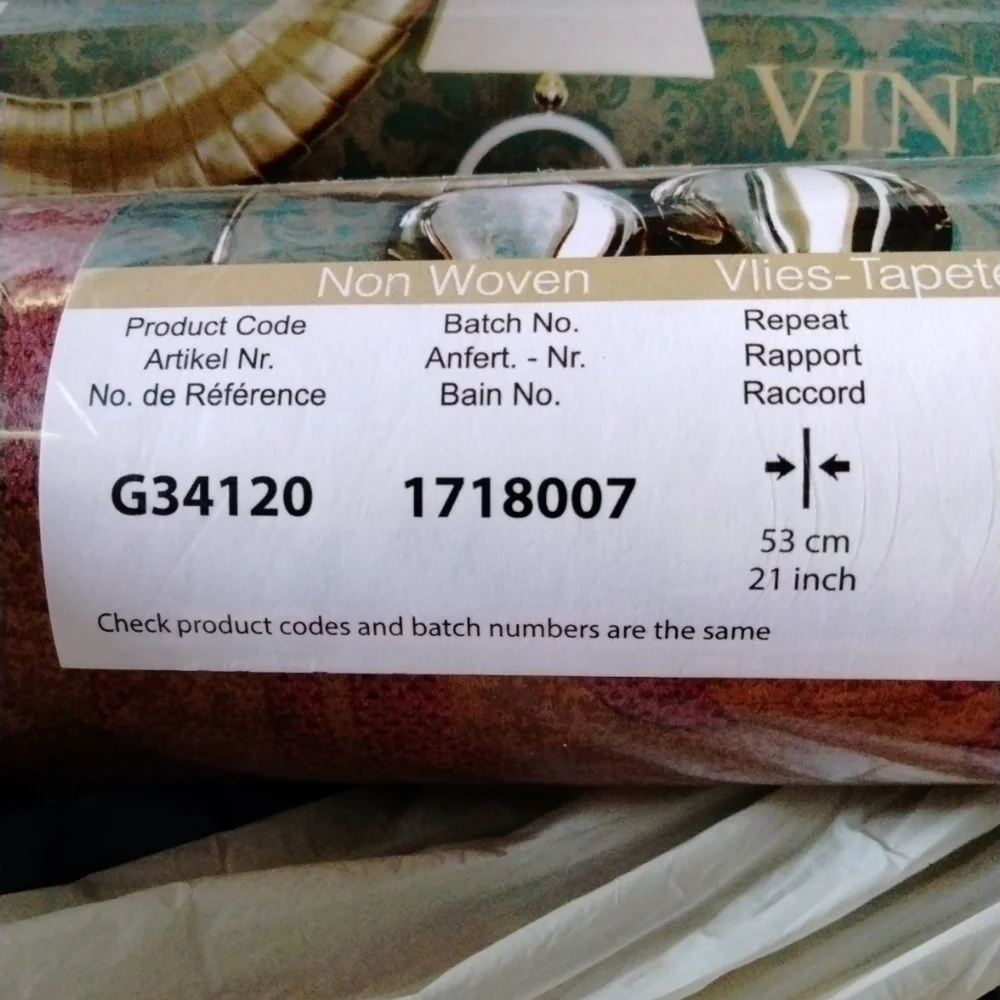 4 Rolls Of Damask Wallpaper